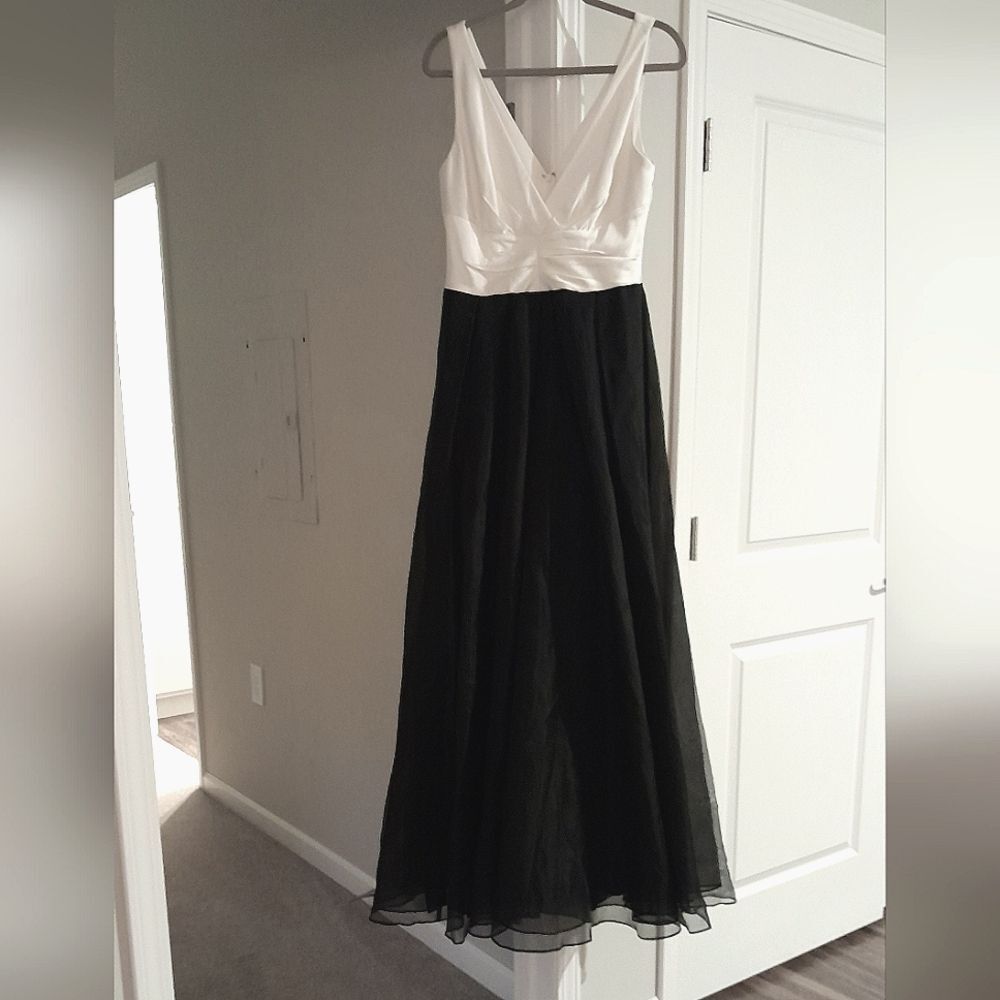 Vera Wang Formal Gown